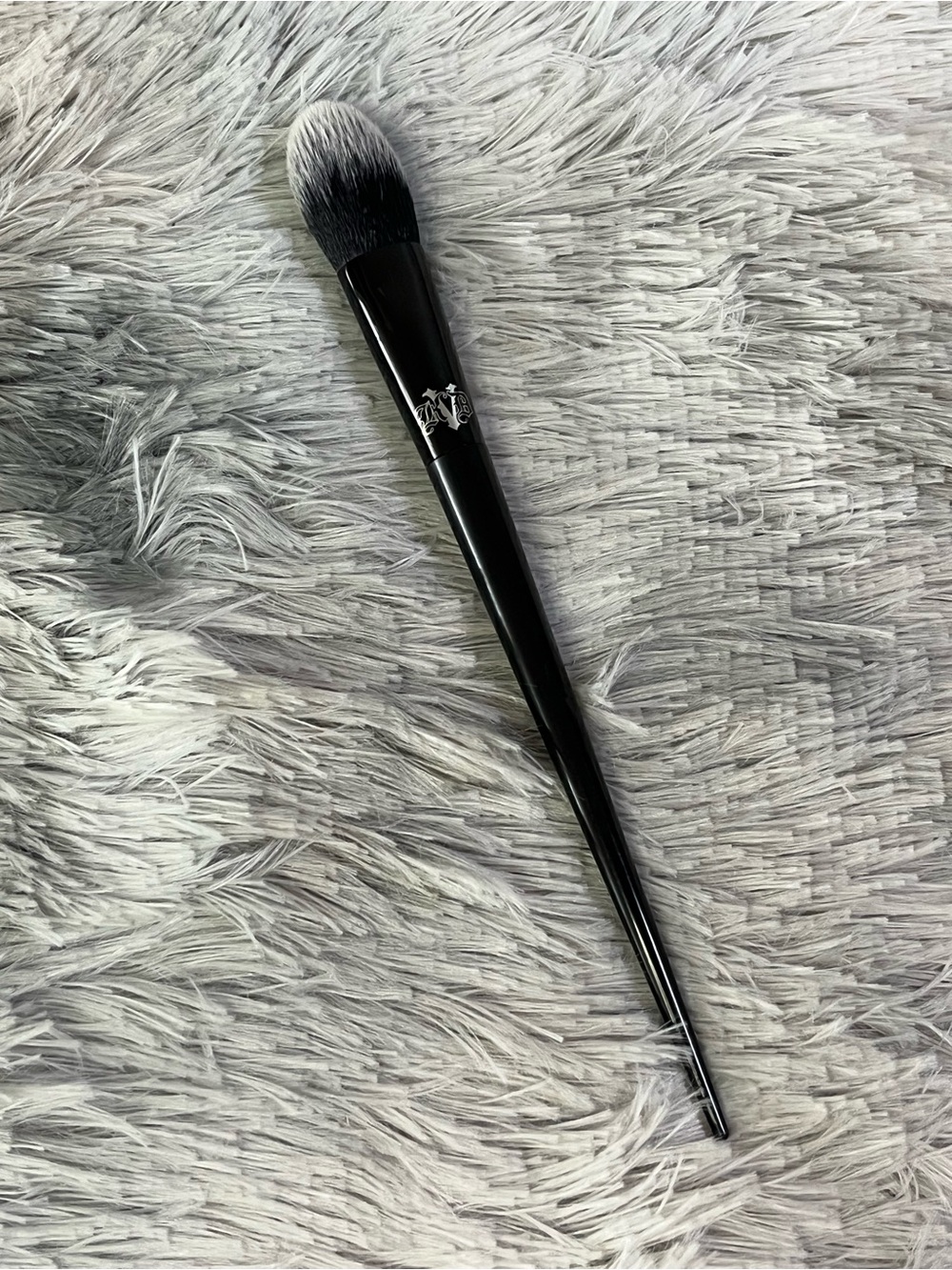 KAT VON D: Lock-It Edge Powder Brush #25